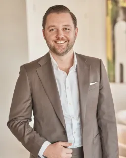 Rhiff  Larkings - Real Estate Agent