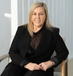 Naomi Travers - Real Estate Agent