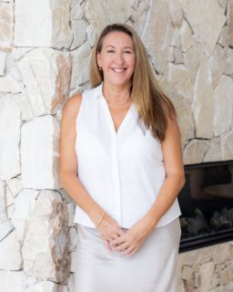 Maree Curtis - Real Estate Agent