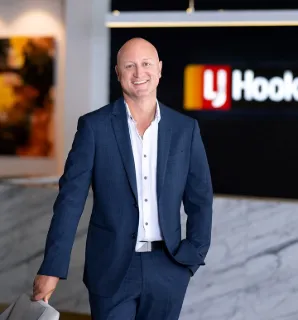 Daniel Campbell - Real Estate Agent
