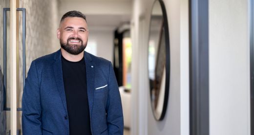 Justin  Burns - Real Estate Agent at LJ Hooker Property Complete