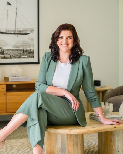 Shelley Green - Real Estate Agent at LJ Hooker Coomera