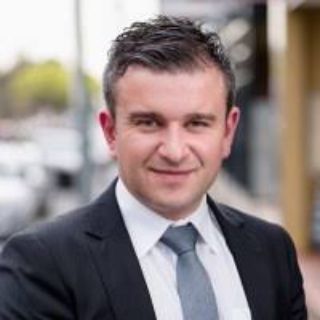 Vic  Sarov - Real Estate Agent
