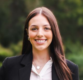 Isabella Dinelli - Real Estate Agent