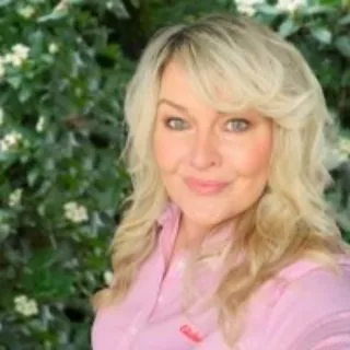 Jodie Alcaraz - Real Estate Agent