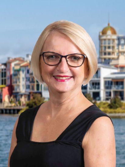 Jenn Chambers - Real Estate Agent at Ray White TMG