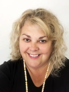 Jennifer Dawson - Real Estate Agent