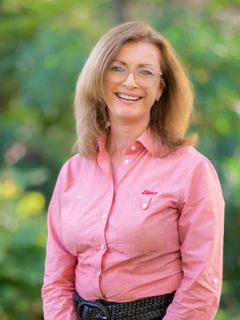 Jenny Douglas - Real Estate Agent