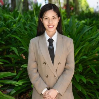 Jenny Tran - Real Estate Agent