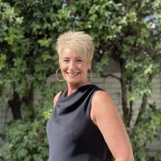 Joanne Mavrik - Real Estate Agent