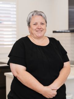 Joanne Hall - Real Estate Agent