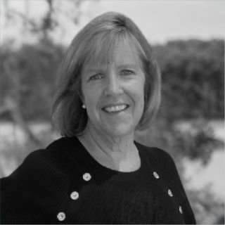 Joanne McIntyre - Real Estate Agent