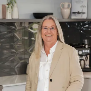 Joanne Rowe - Real Estate Agent