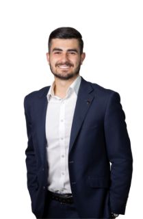 Jonathan Kollias - Real Estate Agent