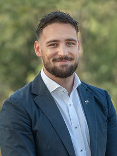 Josh Saunders - Real Estate Agent