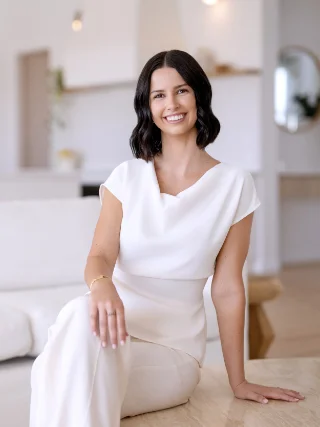 Josie Ross - Real Estate Agent
