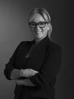 Julia Grant - Real Estate Agent