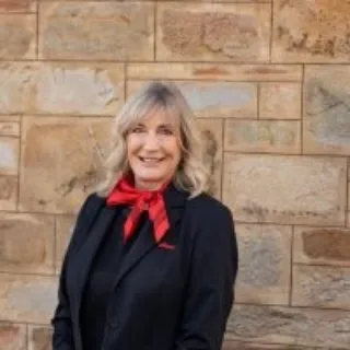 Julie Gabe - Real Estate Agent