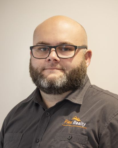 Justin  Grave - Real Estate Agent at Flex Realty