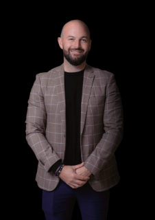 Jonny Warren - Real Estate Agent