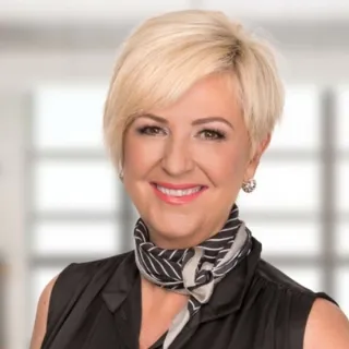 Karen Jones - Real Estate Agent
