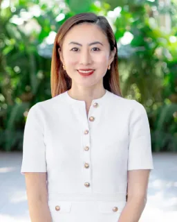 Kathy Lu - Real Estate Agent