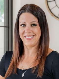 Kelly Carter - Real Estate Agent
