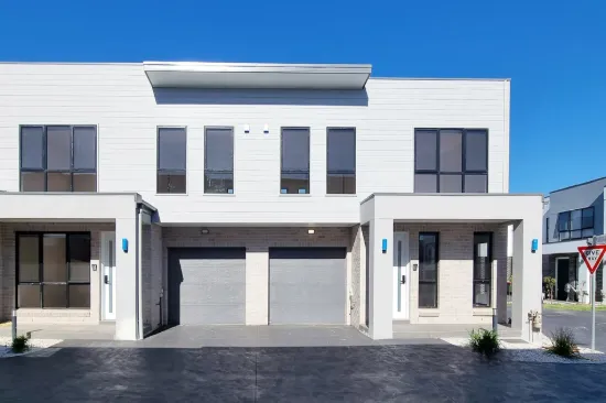 MOVE-IN READY, BRAND NEW TOWNHOUSE IN MARSDEN PARK!
