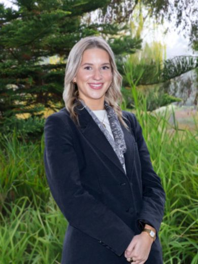 Kim Divola - Real Estate Agent at Ray White Ferntree Gully