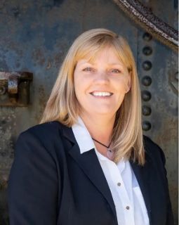 Kim Stokes - Real Estate Agent