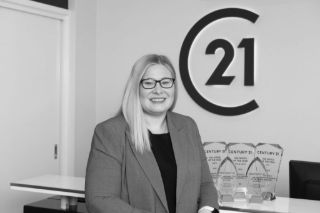 Justine Hintz - Real Estate Agent
