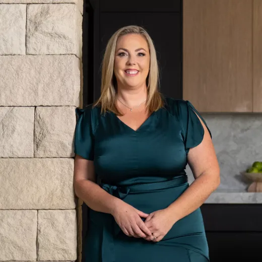 Lauren McHutchison - Real Estate Agent at Atlas by LJ Hooker Brisbane Inner South