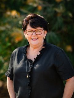 Leanne Tinney - Real Estate Agent