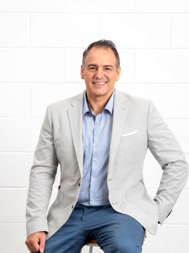 Lee Botsios - Real Estate Agent at RT Edgar -  Manningham