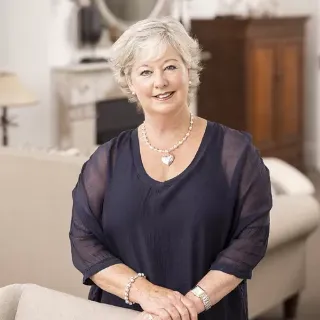 Leonie Piper - Real Estate Agent