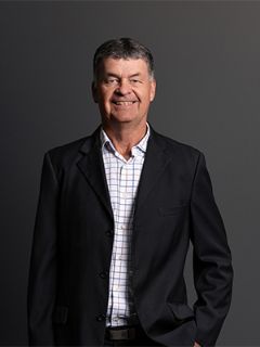 Les Svensson - Real Estate Agent