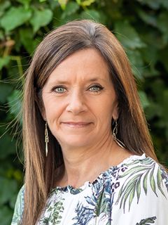 Lesley Hanson - Real Estate Agent