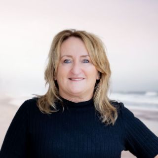 Libby Hewson - Real Estate Agent