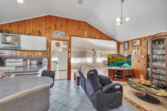 11 Redridge Crescent, Redridge, Qld 4660