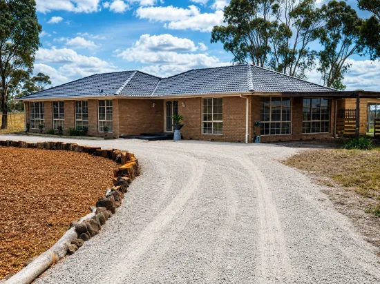 30 Coonawarra drive, Avalon, Vic 3212