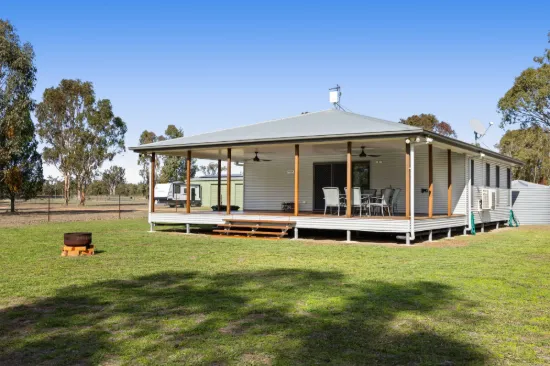 37 Dennison Park Drive, Leyburn, Qld 4365