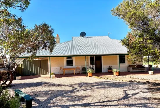 48336 Eyre Highway, Ceduna, SA 5690
