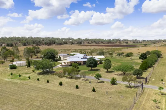 'Serenity' 19 Jacob Lane, Linthorpe, Qld 4356