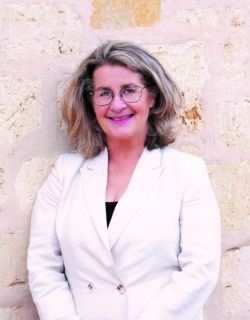 Linda Knight - Real Estate Agent
