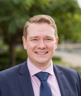 Lindsay Brown - Real Estate Agent