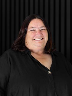 Lindy  Campbell - Real Estate Agent