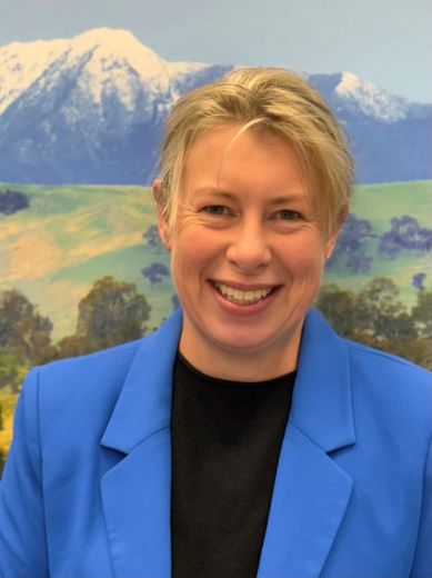 Lis Jones - Real Estate Agent at District Property Group - Mansfield