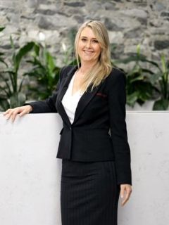 Lisa Thompson - Real Estate Agent