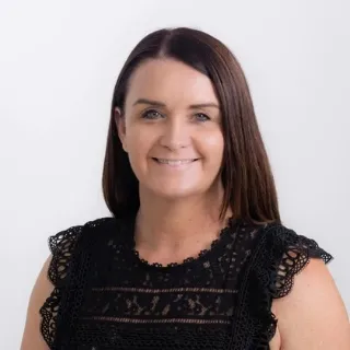 Lisa Brzozowski - Real Estate Agent