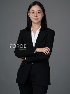 Lizzie Zhang - Real Estate Agent